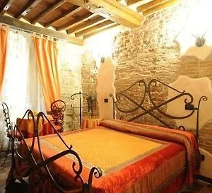 https://corte-dei-folletti.it-tuscanyhotel.com